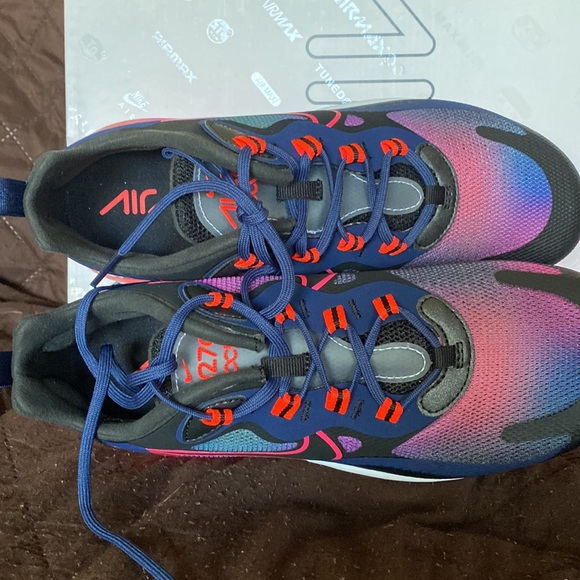 Nike Air Max 270 React SE women’s size 8 - Picture 7 of 9